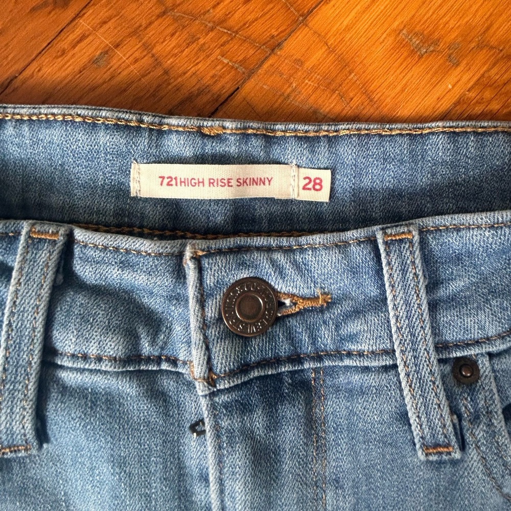 Levi's 721 High-Rise Skinny Women's Jeans - 28 Light Blue - Picture 5 of 10